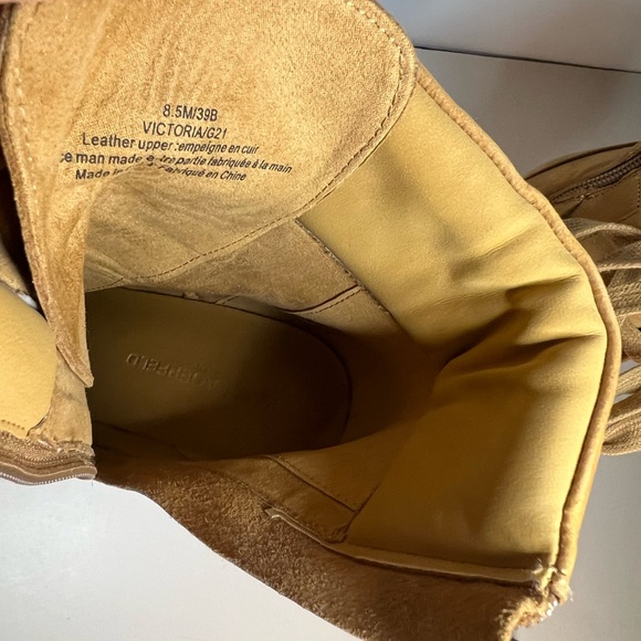 KARL LAGERFELD Lug Sole Cushioned Victoria Round Toe Zip-Up Leather Dress Bootie - Picture 8 of 14